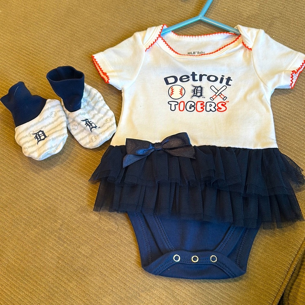 Detroit Tiger Babygirl Outfit